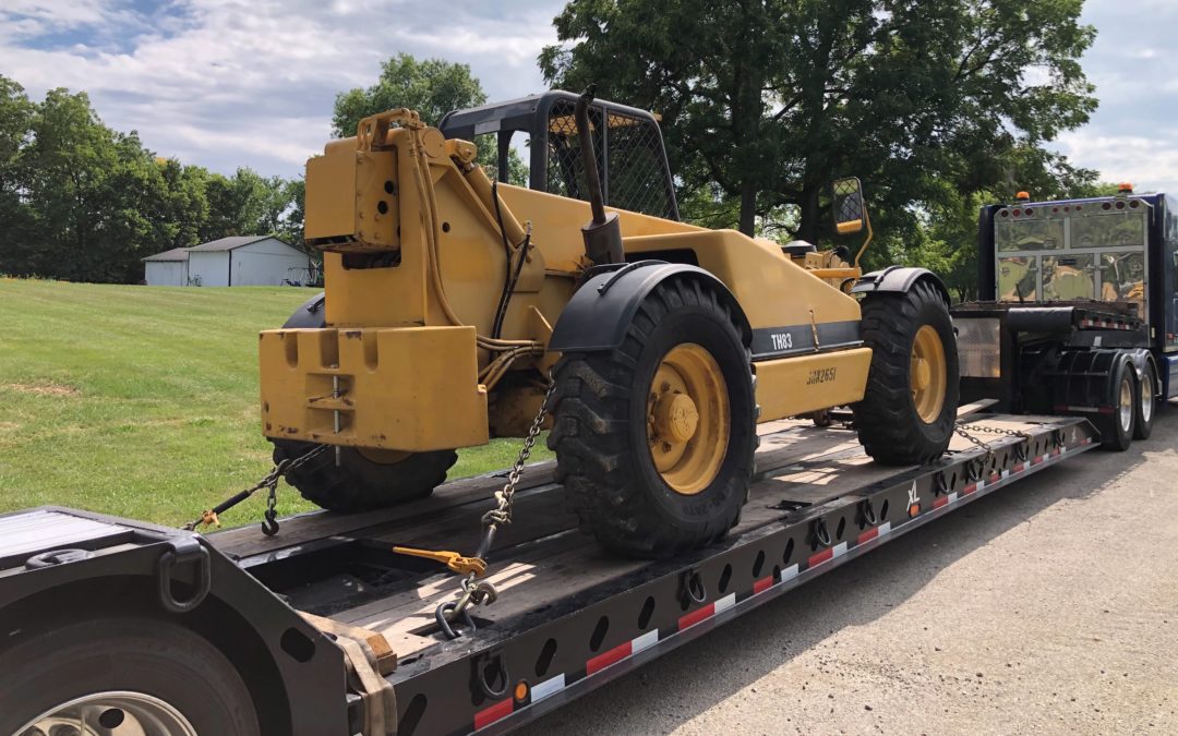 American Lighthouse Transportation Hauls CAT TH83 Telehandler From Decatur, Indiana to Maysville, Kentucky. See Pics…